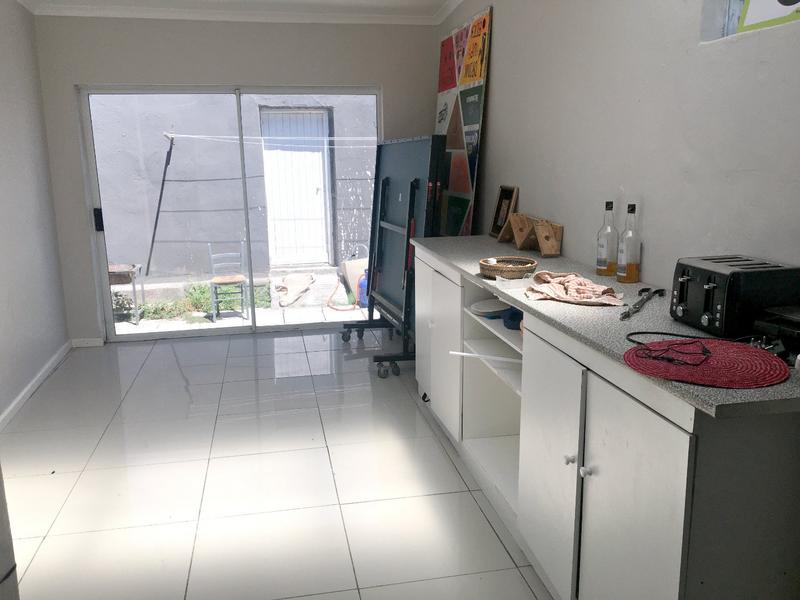To Let 5 Bedroom Property for Rent in Observatory Western Cape